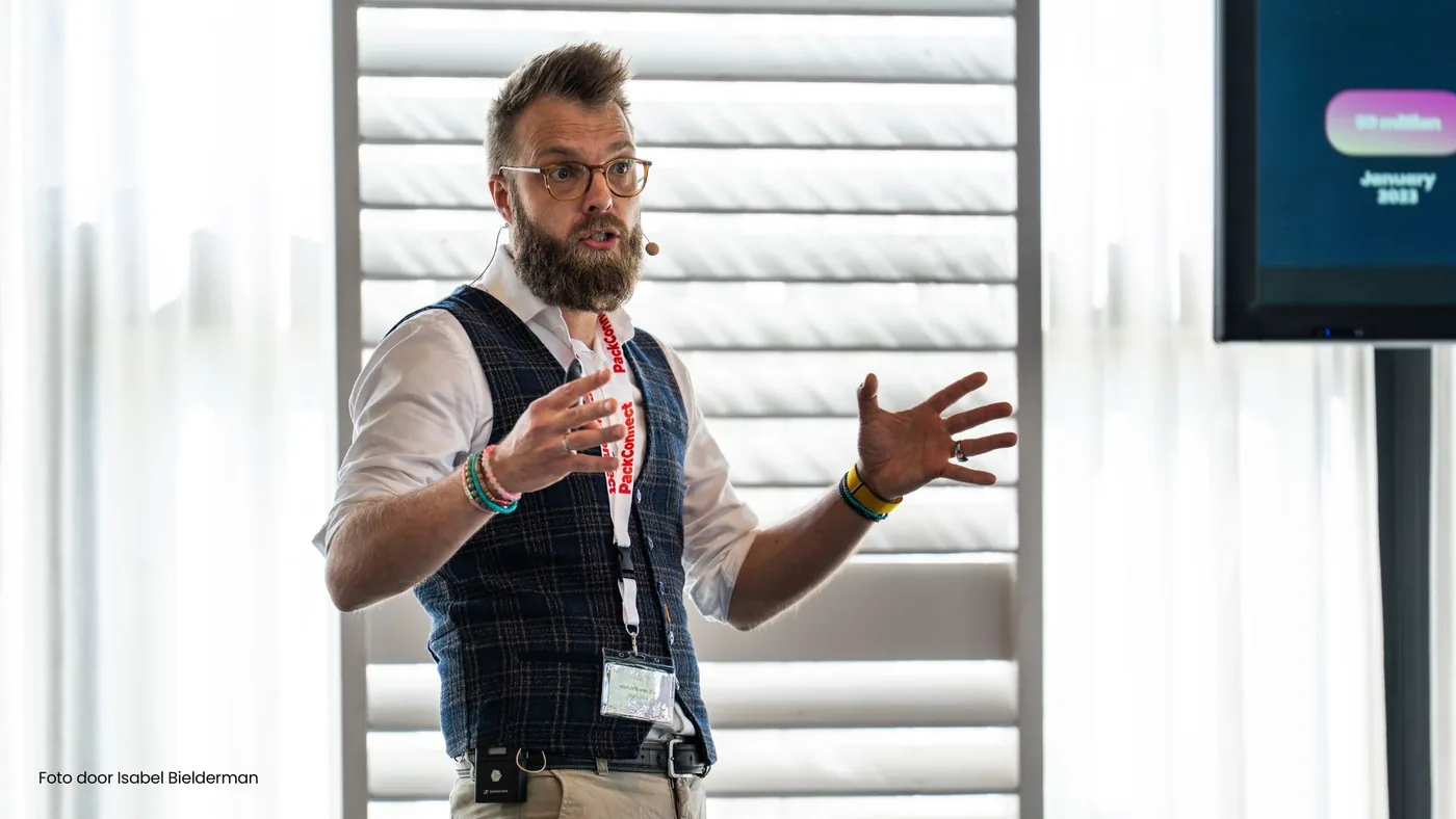 AI spreker Hendrik van Zwol tijdens een keynote, AI lezing Hendrik van Zwol
