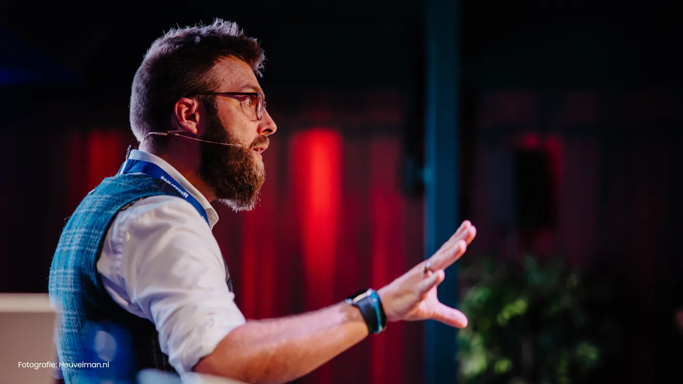Profiel van Spreker AI Hendrik van Zwol tijdens een lezing