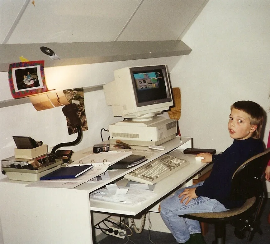 Spreker AI Hendrik van Zwol als kind achter de computer